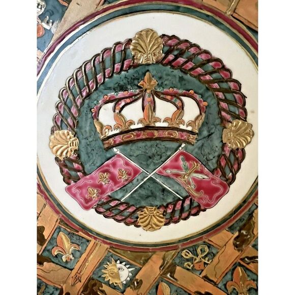 Vintage 1970s Toyo Jena Hall Armorial Decorative Plate Crown & Fleur-de-Lis - Picture 2 of 4